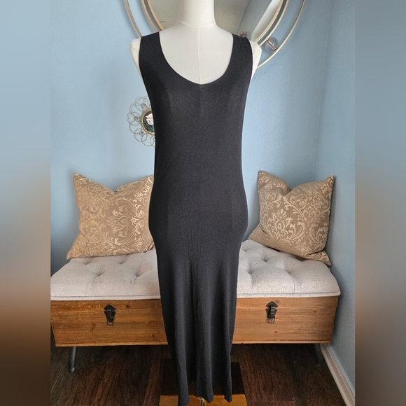 Pietro Brunelli Black Sleeveless Midi Dress - Picture 2 of 7